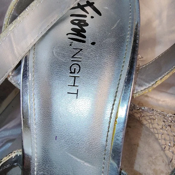 Fioni Women's Silver Sandal Shoe | Sparkly | Size 11 - Picture 3 of 11